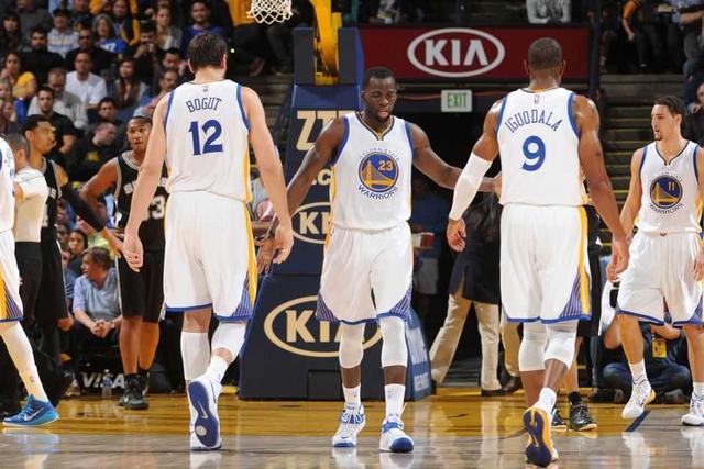 而是绕后切 而是绕后切